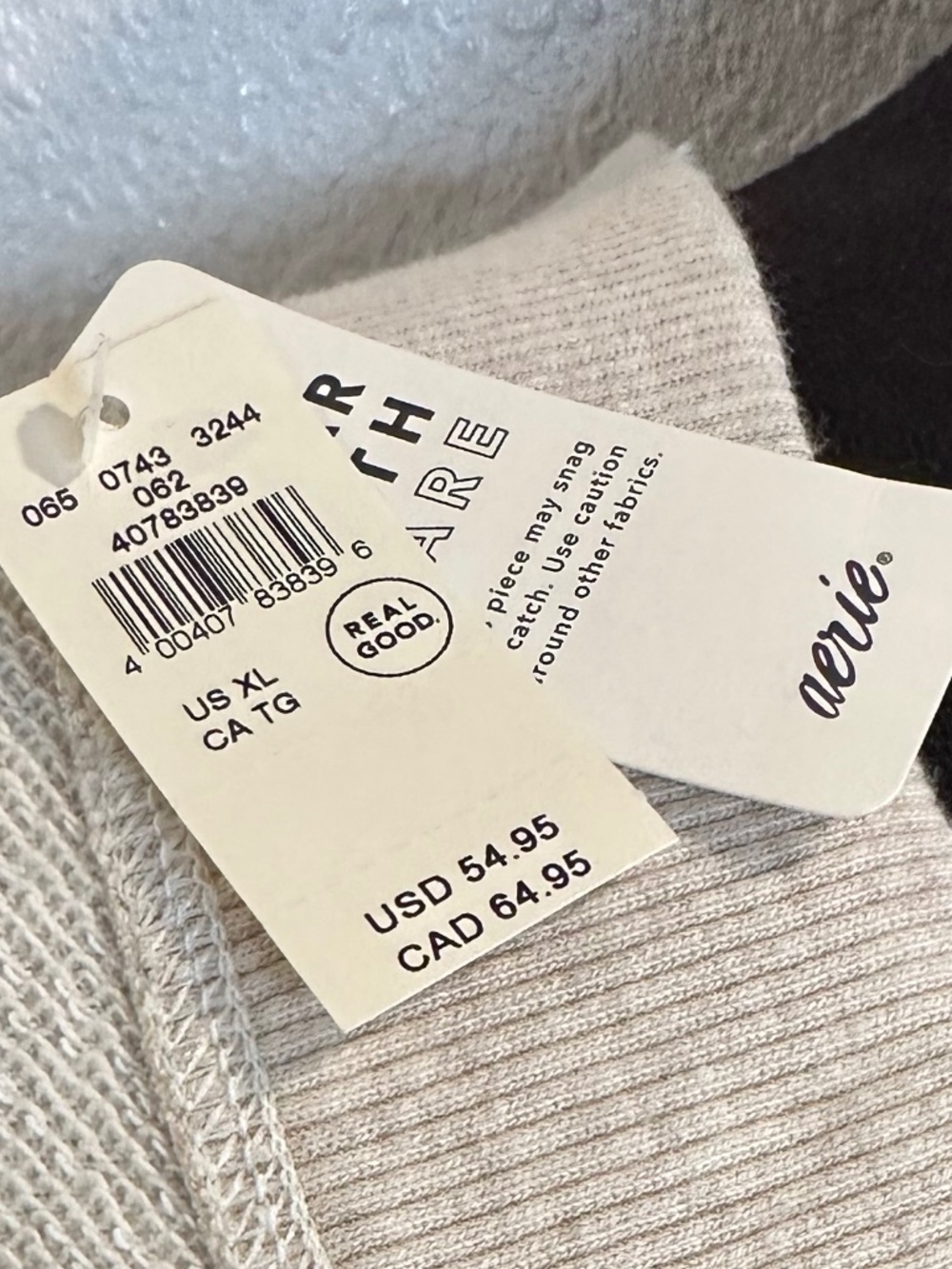 NWT. Aerie oversized deep v-neck sweatshirt. XL - Picture 3 of 8